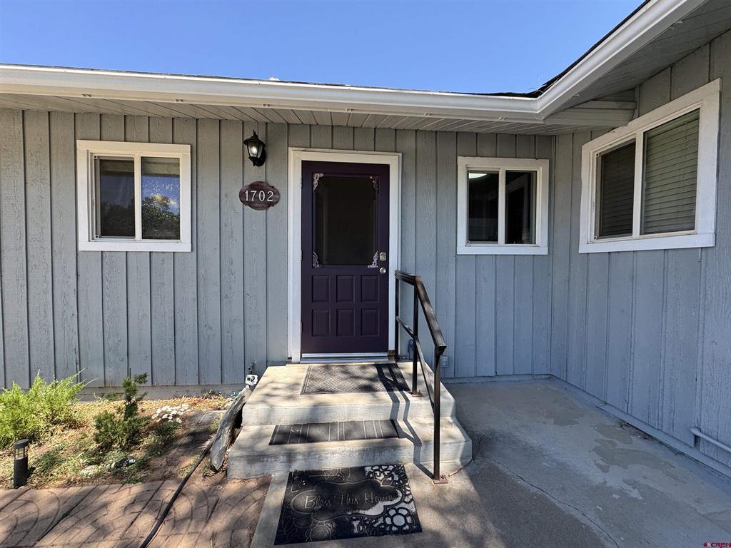 1702 E Macarthur Avenue Property Photo 2