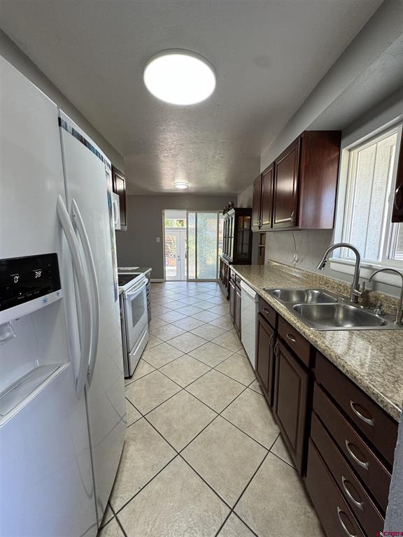1702 E Macarthur Avenue Property Photo 4
