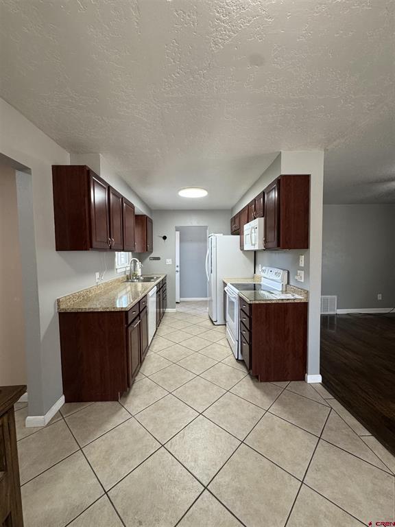 1702 E Macarthur Avenue Property Photo 5