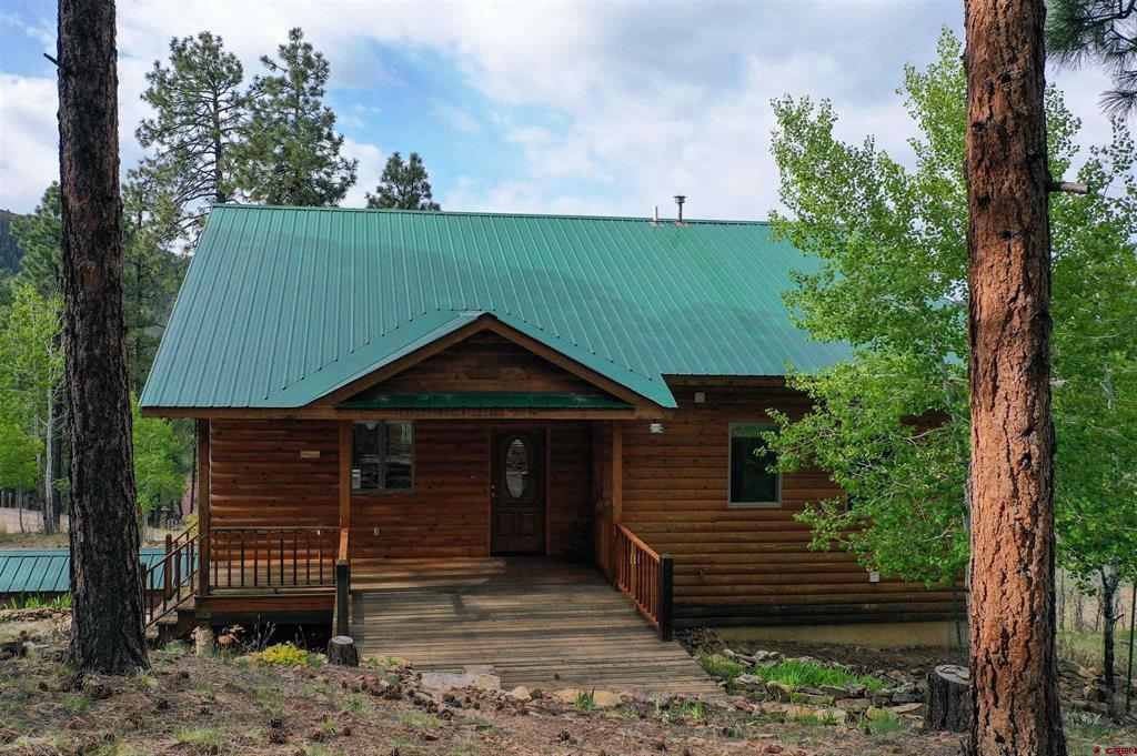 1043 Deer Ridge Drive Property Photo 3