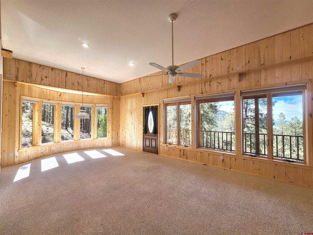 1043 Deer Ridge Drive Property Photo 5