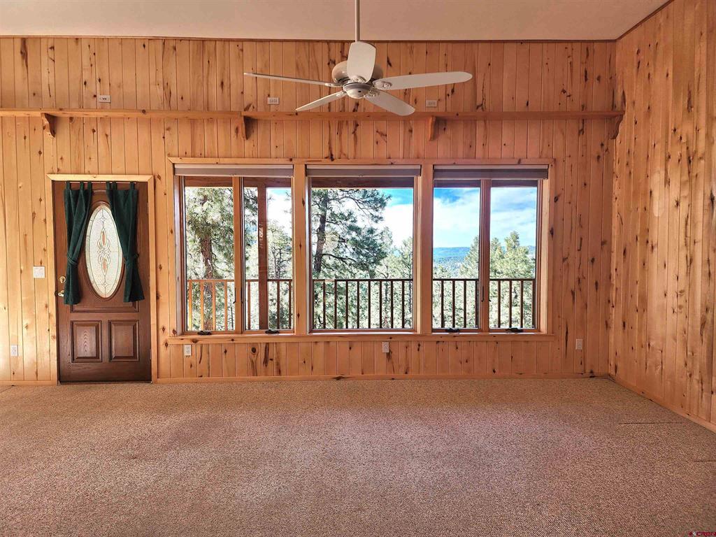 1043 Deer Ridge Drive Property Photo 9