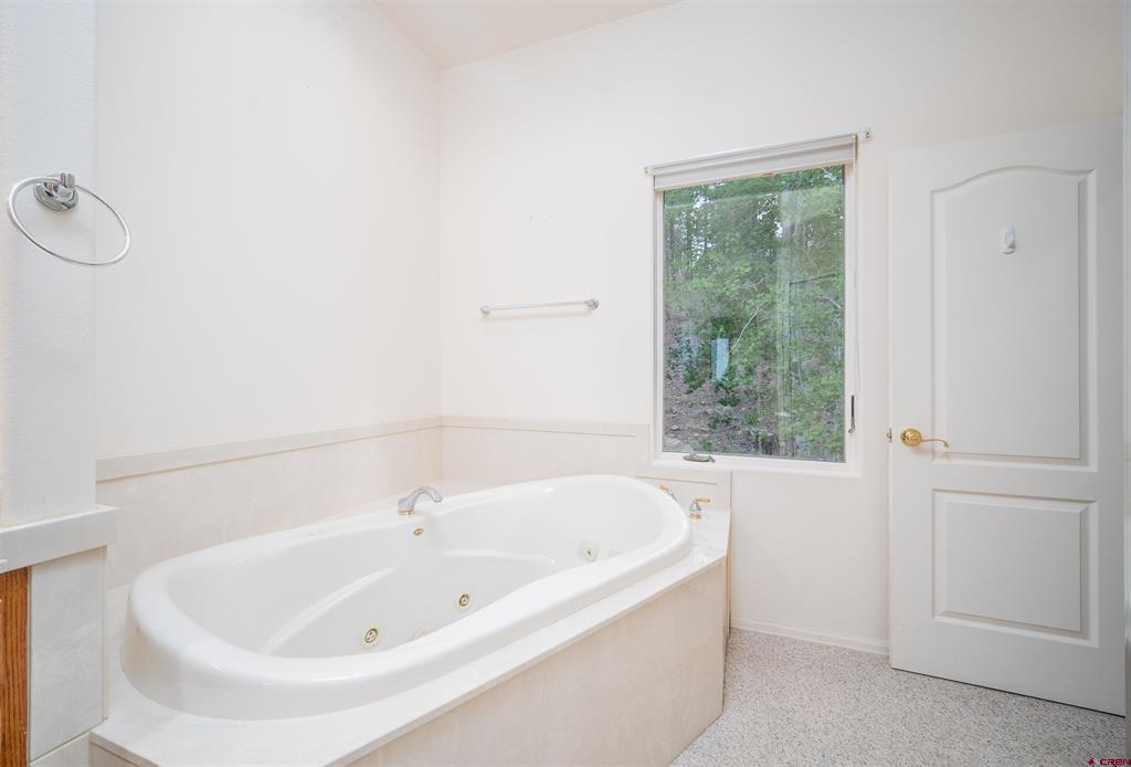 1043 Deer Ridge Drive Property Photo 17