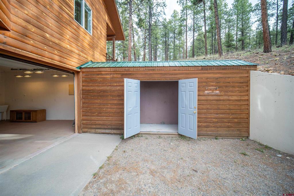 1043 Deer Ridge Drive Property Photo 26
