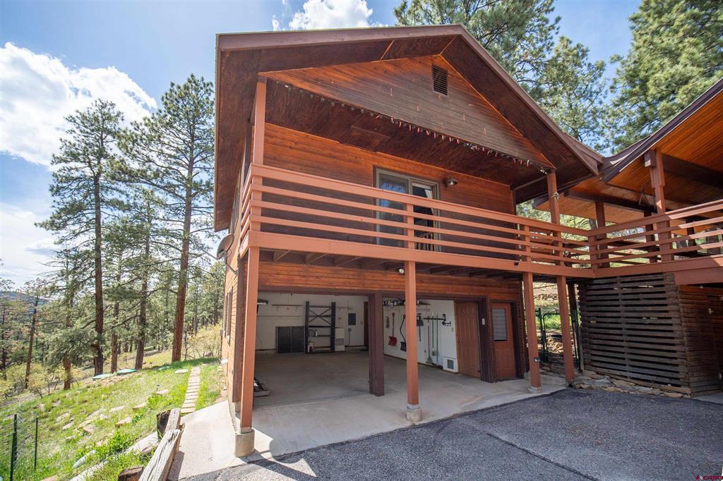 1024 Deer Ridge Drive Property Photo 3