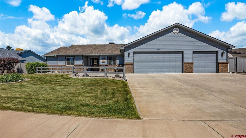 879 Elberta Drive Property Photo 1