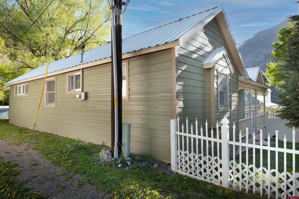 323 3rd Avenue Property Photo 13