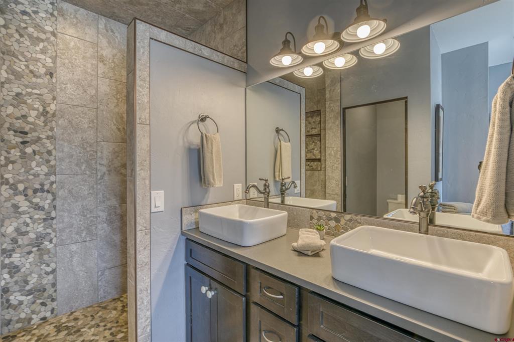 2574 Park Avenue Property Photo 24