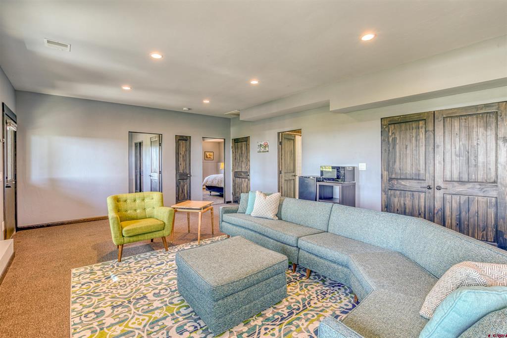 2574 Park Avenue Property Photo 27