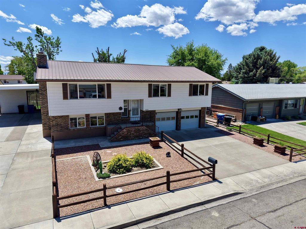 2020 Essex Street Property Photo 1