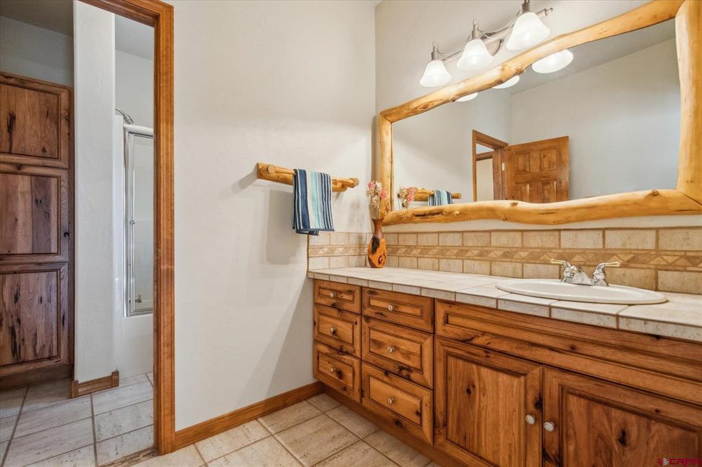 180 N Elk Run Property Photo 35
