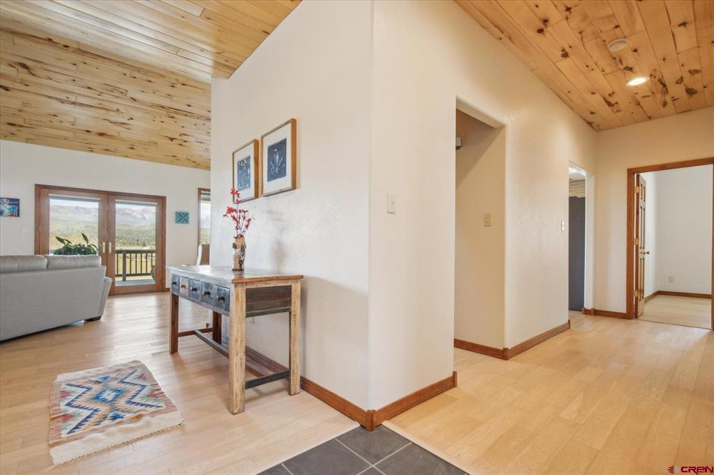 180 N Elk Run Property Photo 36