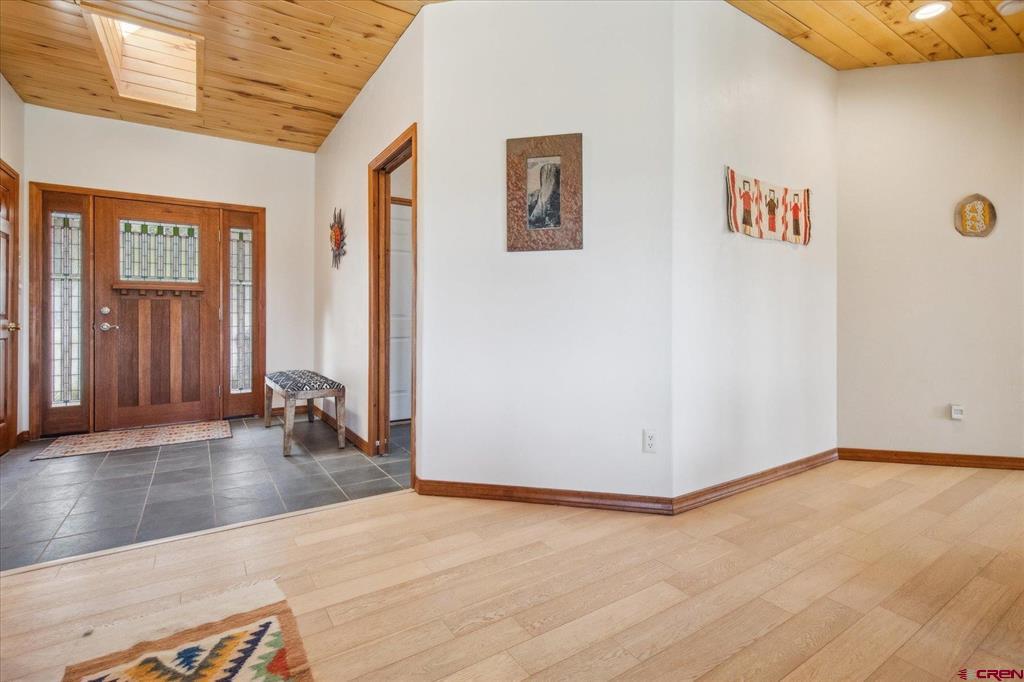 180 N Elk Run Property Photo 37