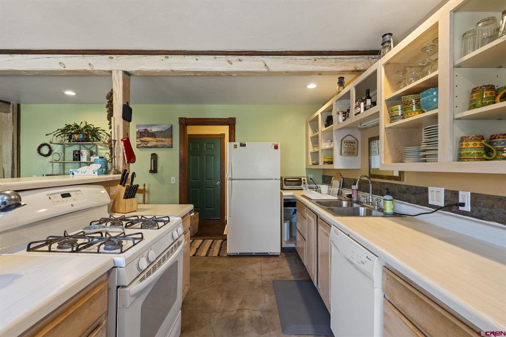 5711 County Road 203 Property Photo 8