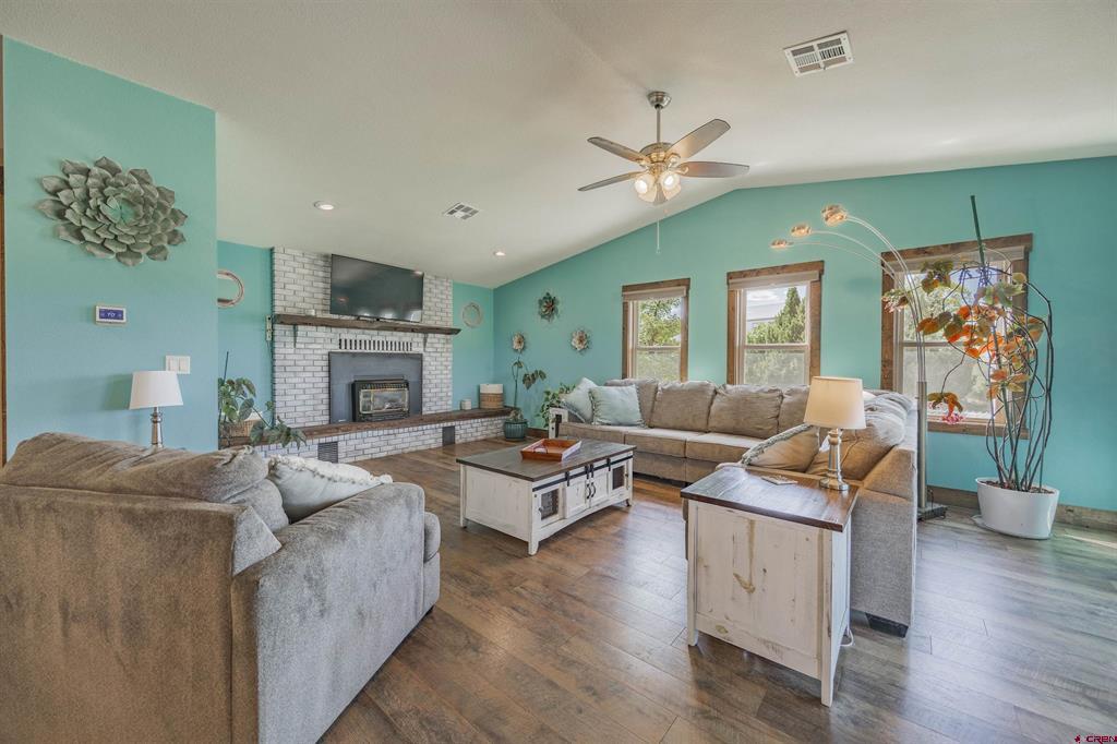 61400 Lobo Drive Property Photo 3