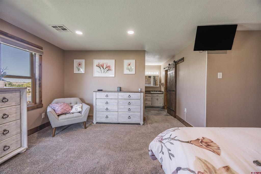 61400 Lobo Drive Property Photo 12