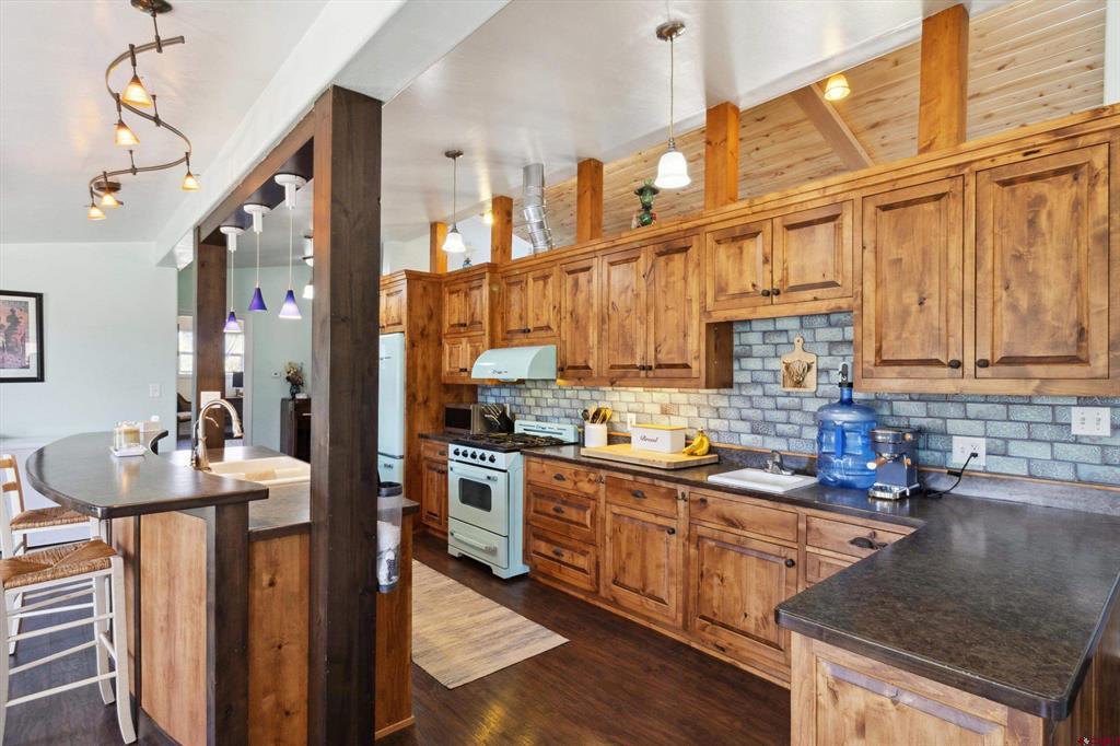 916 County Road 311 Property Photo 4