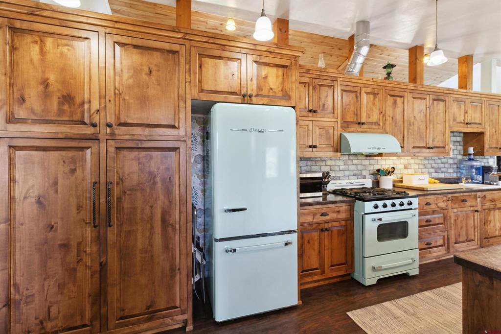 916 County Road 311 Property Photo 5