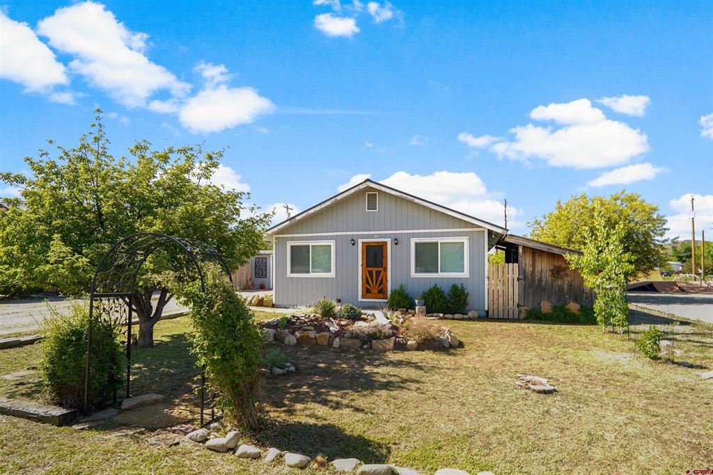 661 Railroad Avenue Property Photo 1
