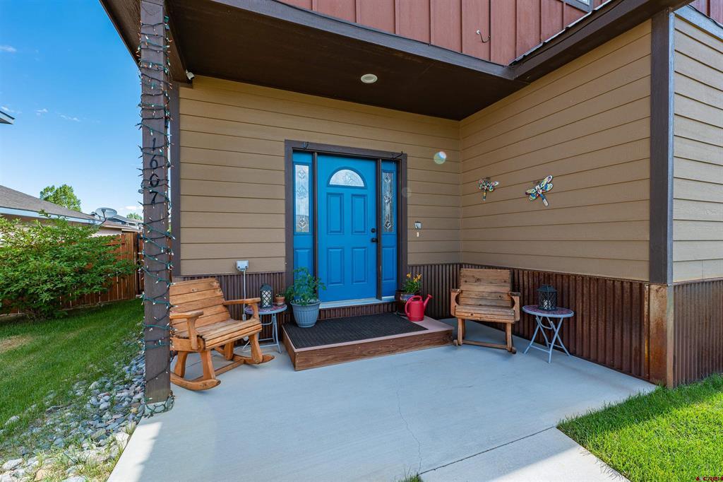 1607 S Taylor Circle Property Photo 1
