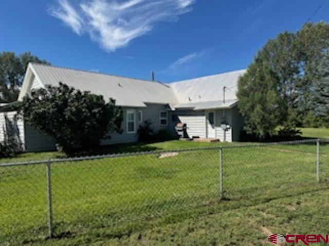204 County Road 2 S Property Photo 1