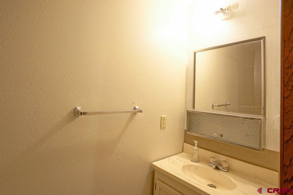 925 Russell Avenue Property Photo 9