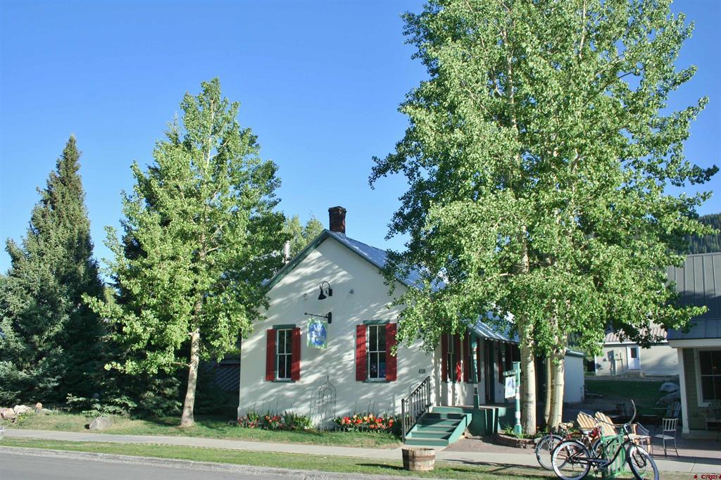 418 Elk Avenue Property Photo 6