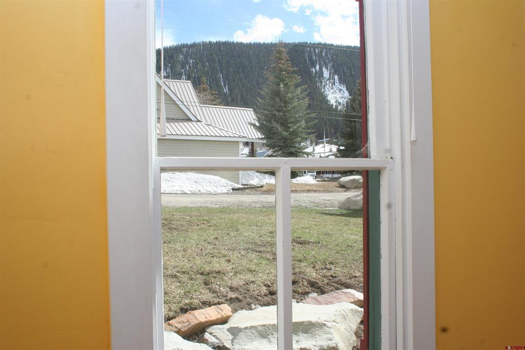 418 Elk Avenue Property Photo 13