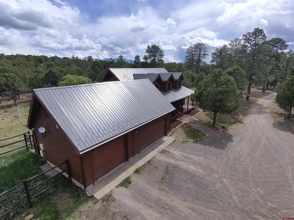 1010 Canyon Drive Property Photo 1
