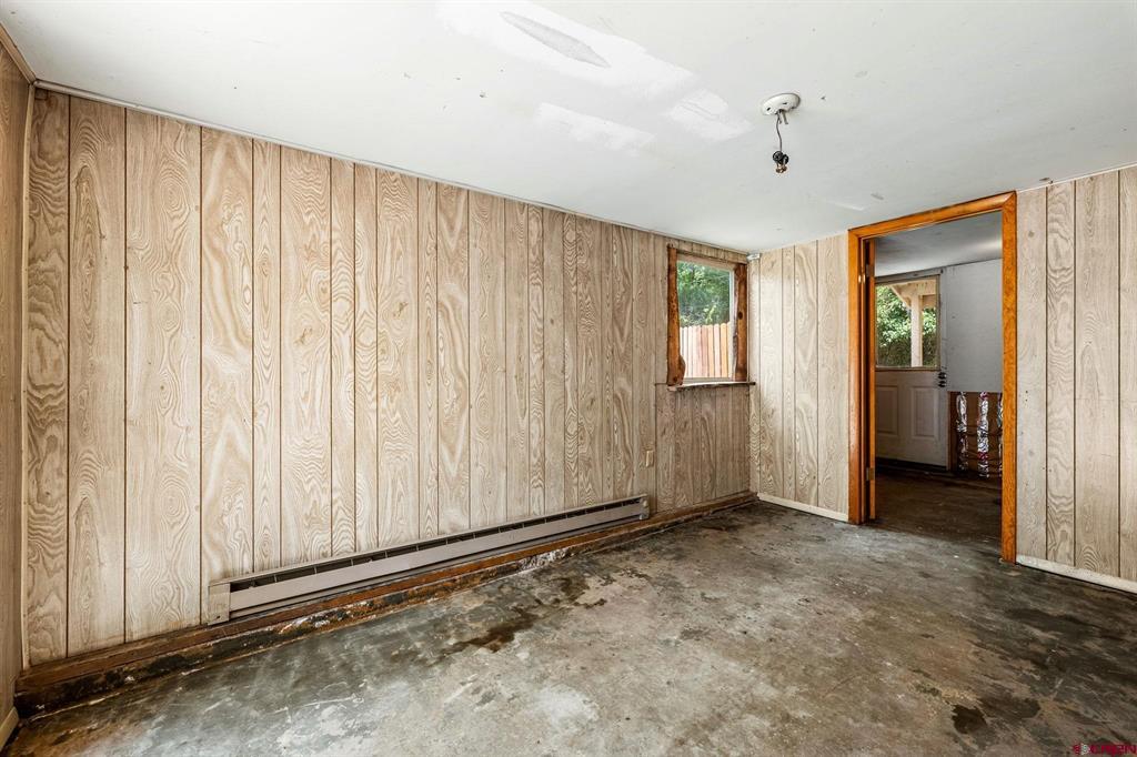 320 W Park Avenue Property Photo 10