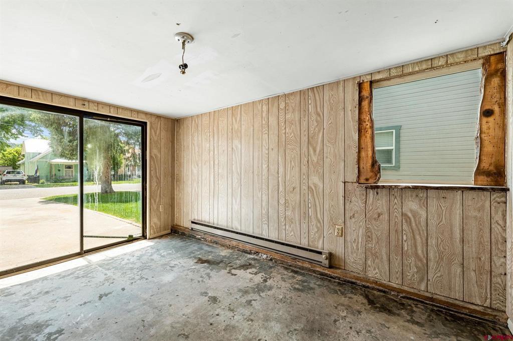 320 W Park Avenue Property Photo 11
