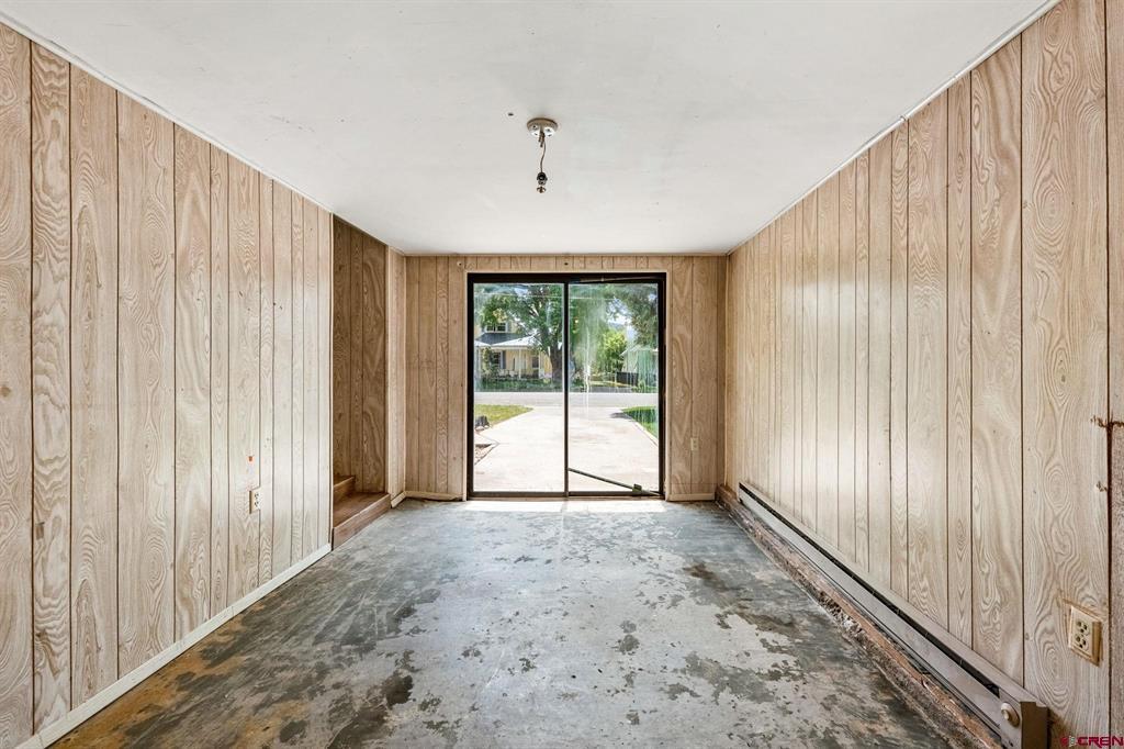 320 W Park Avenue Property Photo 12