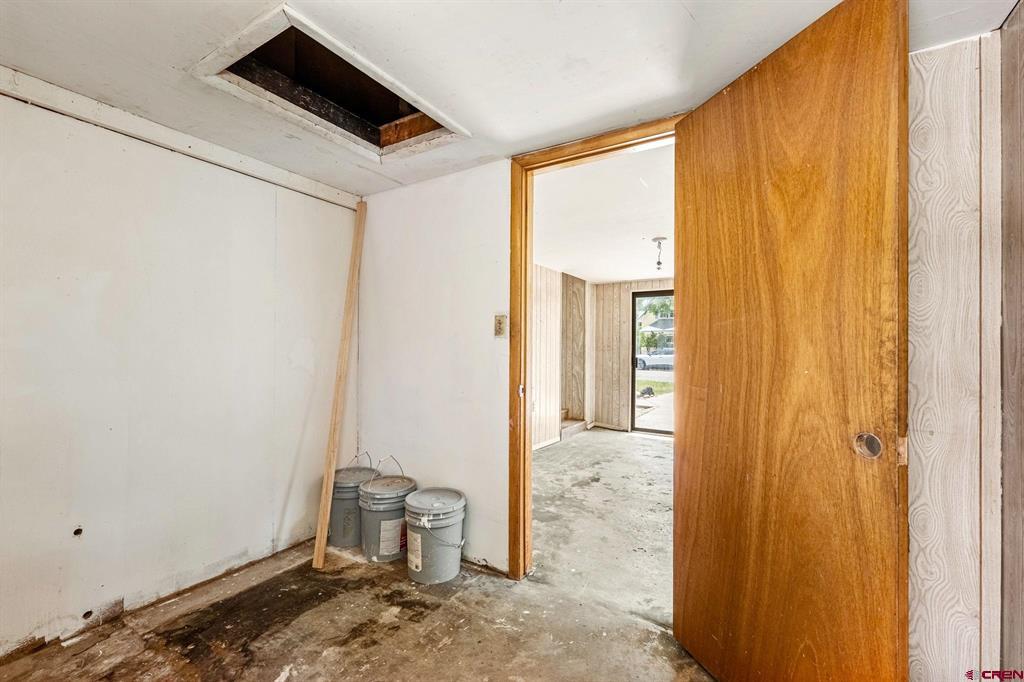 320 W Park Avenue Property Photo 15