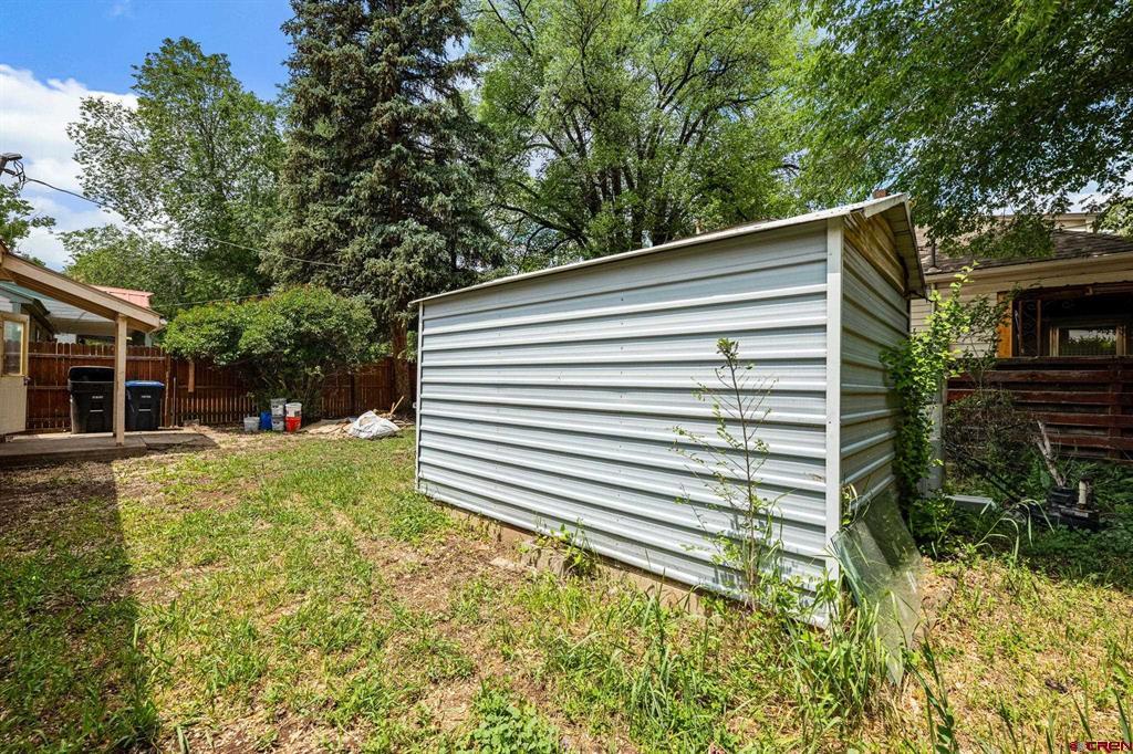 320 W Park Avenue Property Photo 17