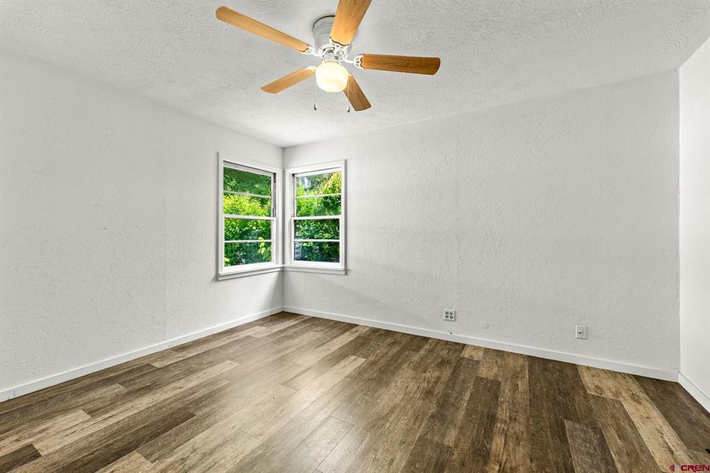 320 W Park Avenue Property Photo 18