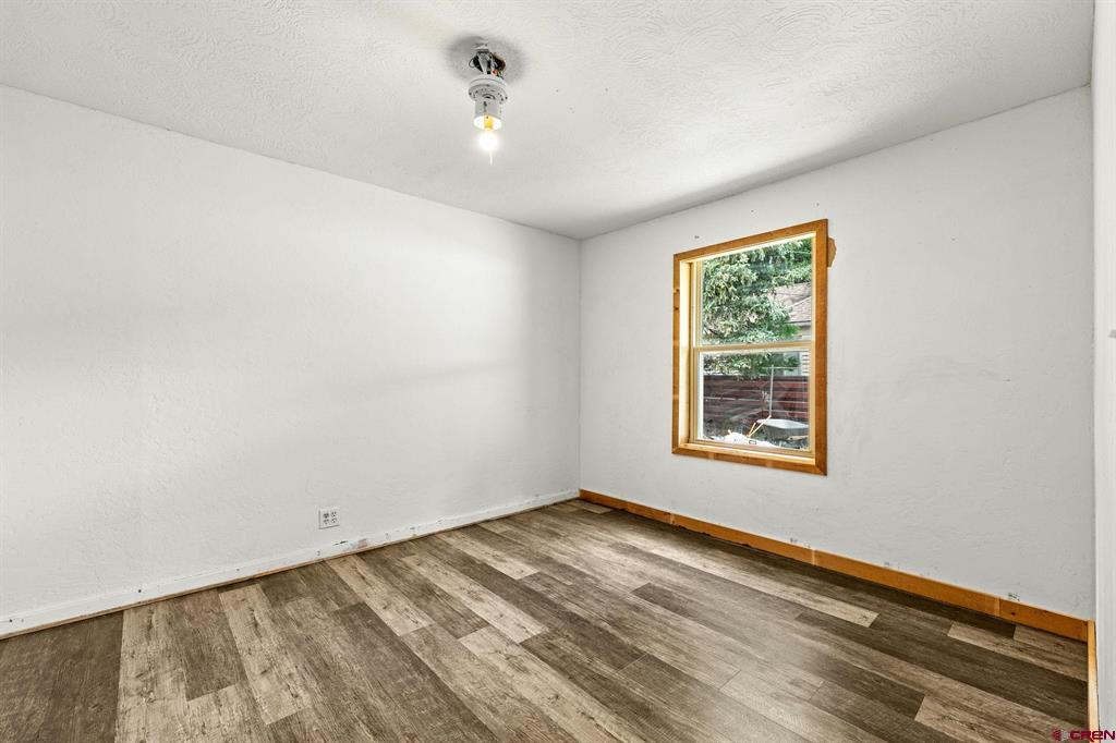 320 W Park Avenue Property Photo 24