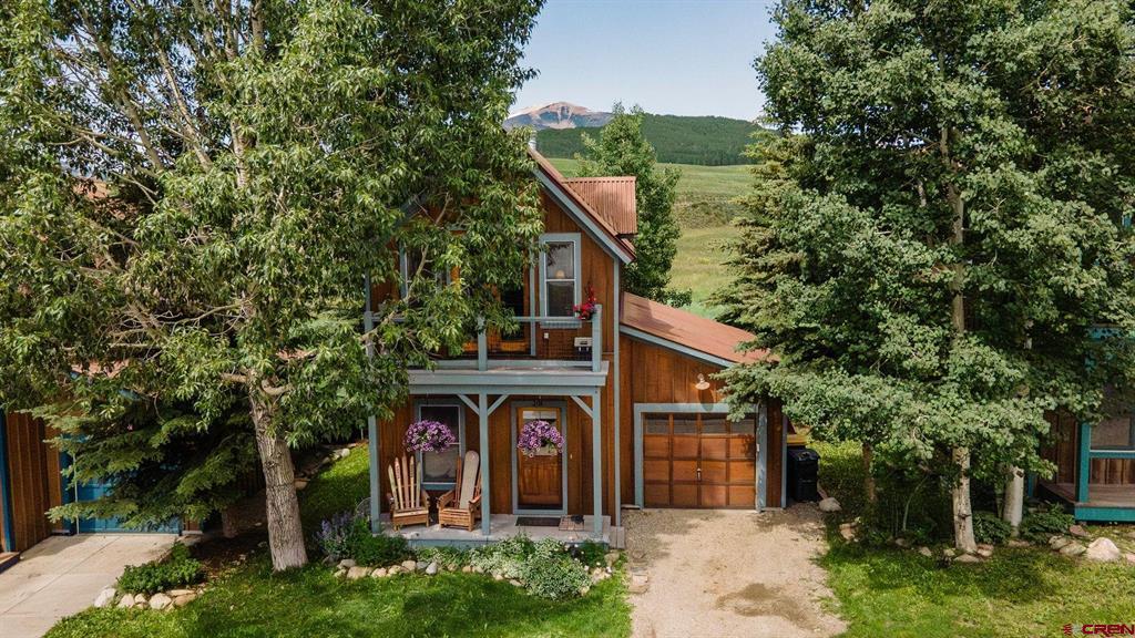 204 Horseshoe Drive Property Photo 1