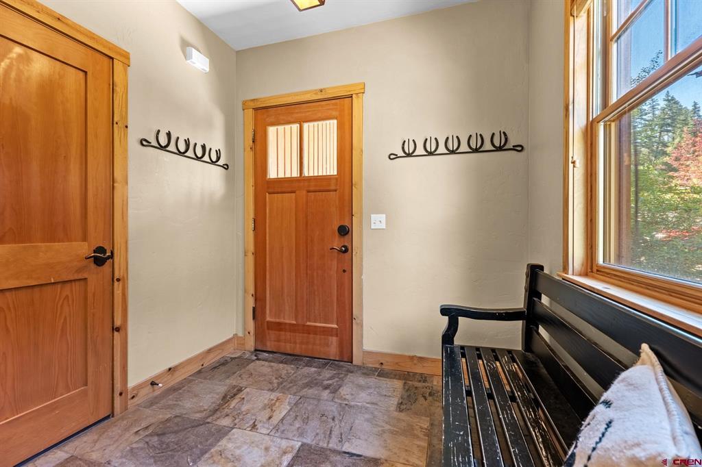 98 Limestone Court Property Photo 5