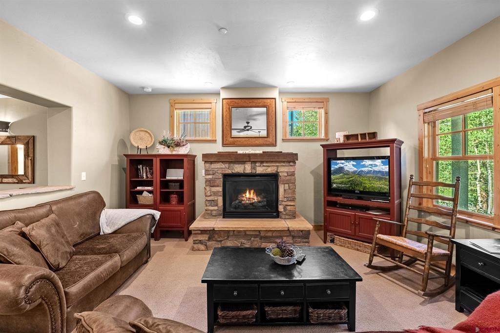 98 Limestone Court Property Photo 7