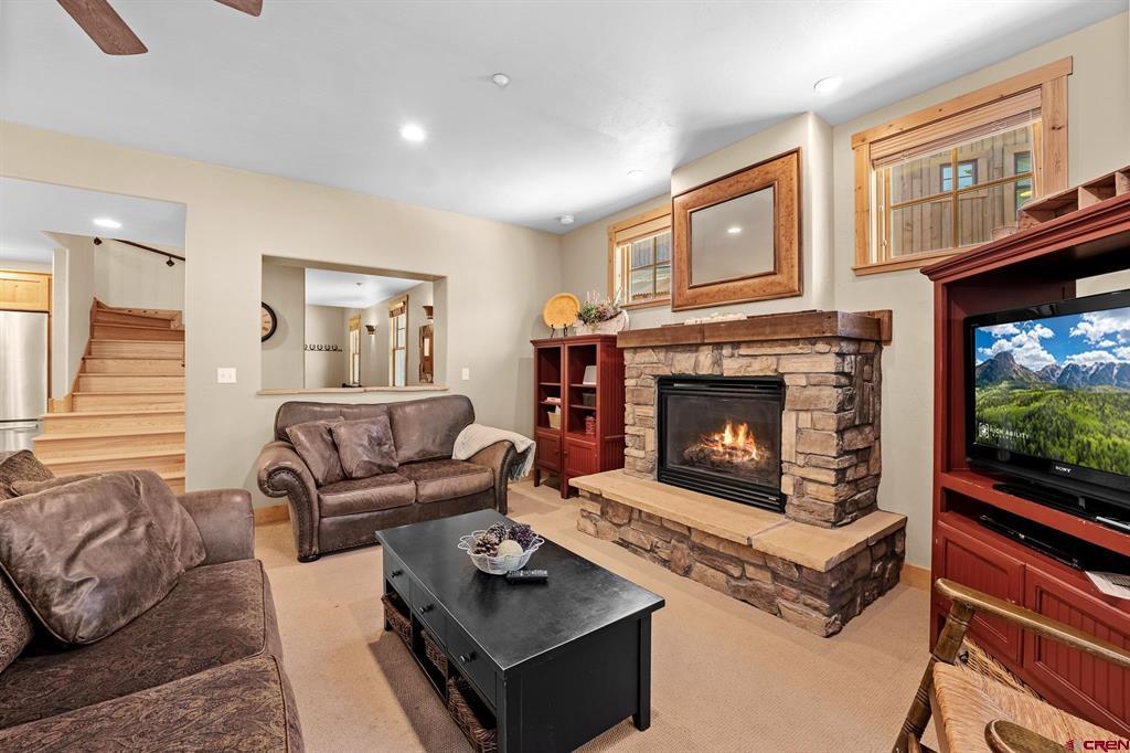 98 Limestone Court Property Photo 8