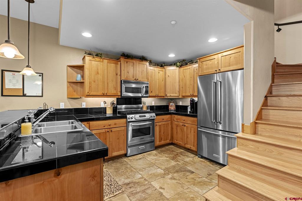 98 Limestone Court Property Photo 9