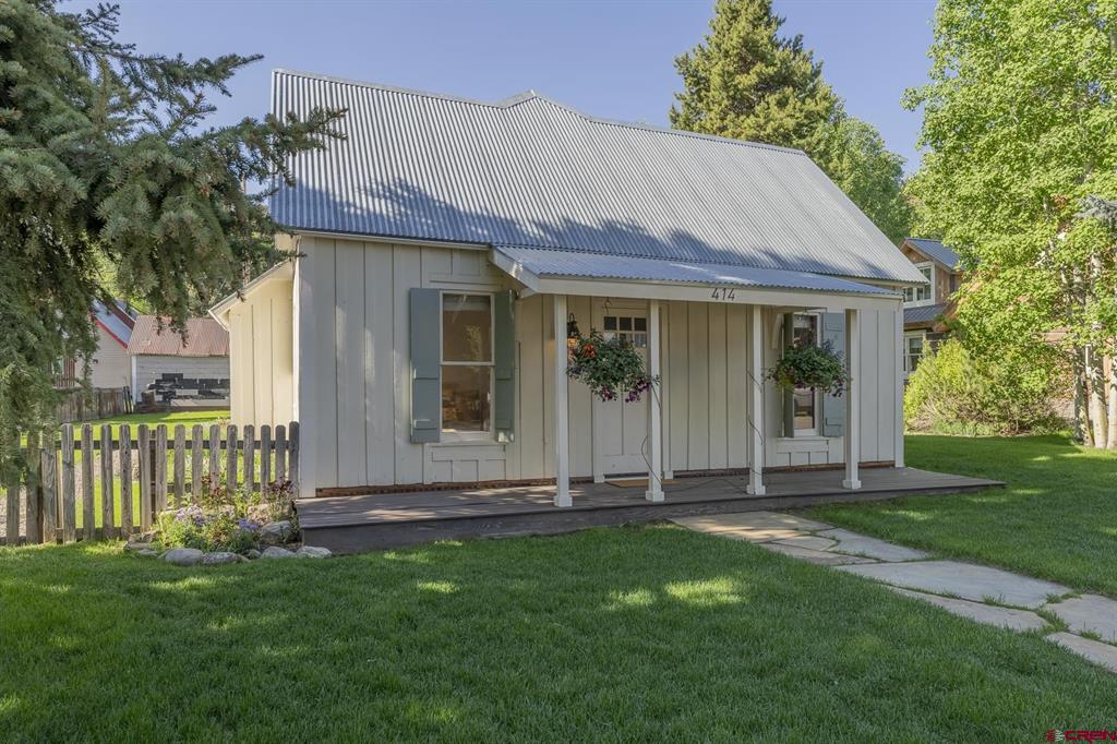 414 Maroon Avenue Property Photo