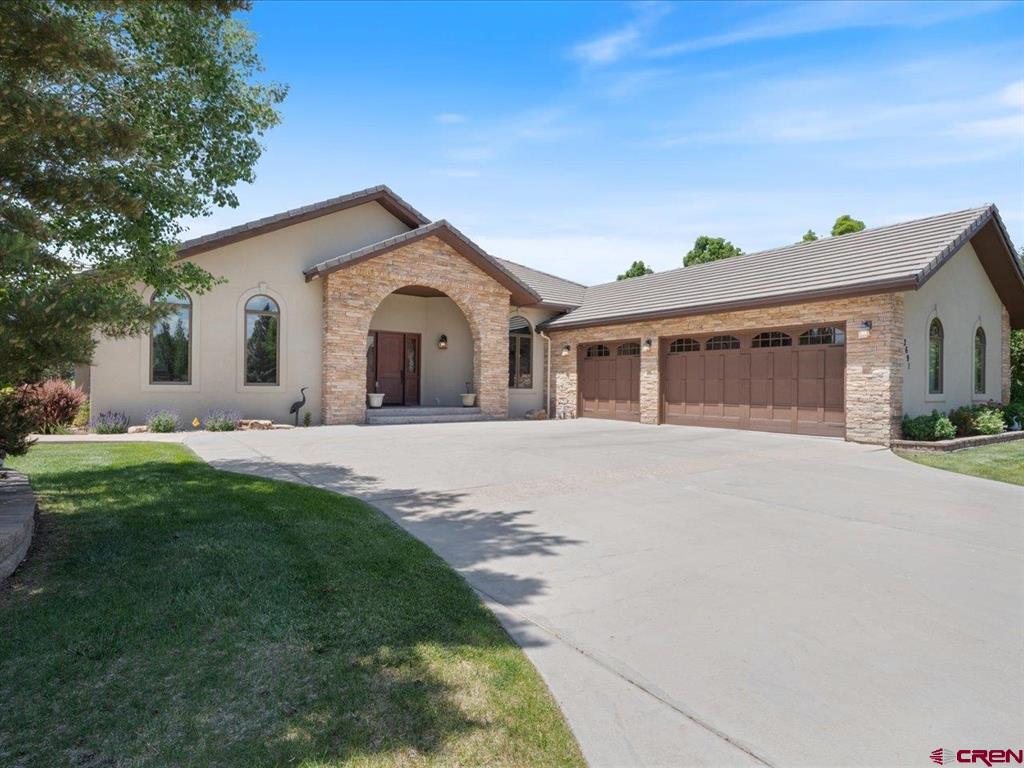 2691 Red Cliff Circle Property Photo 3