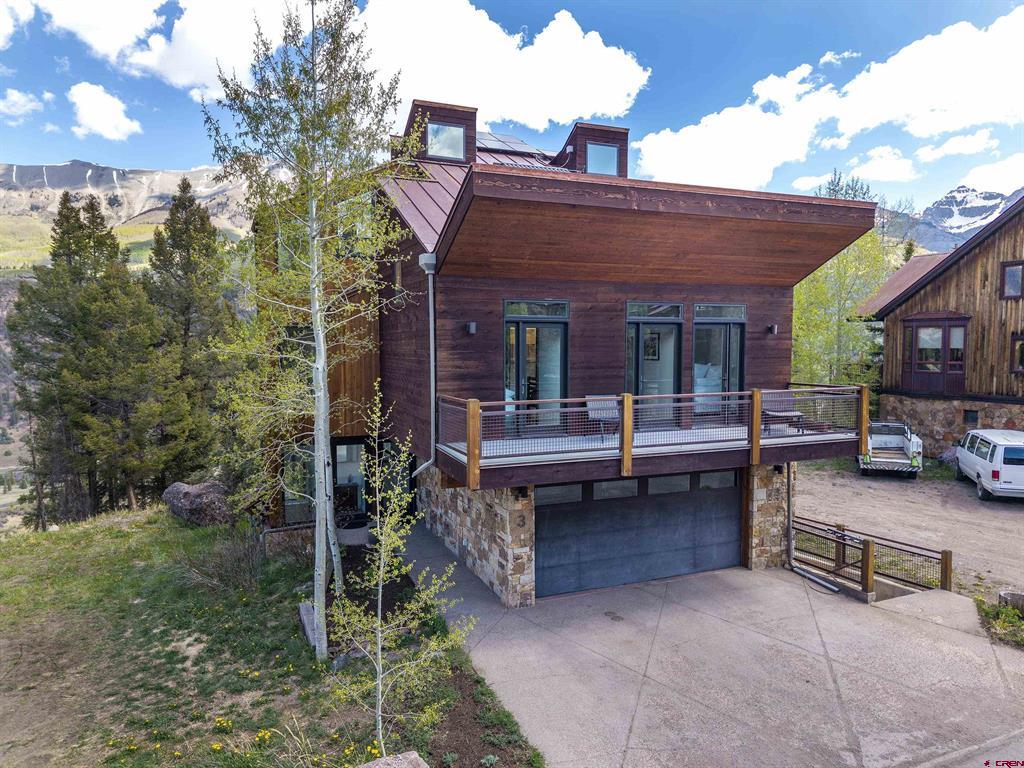 123 Boulders Way Property Photo 1