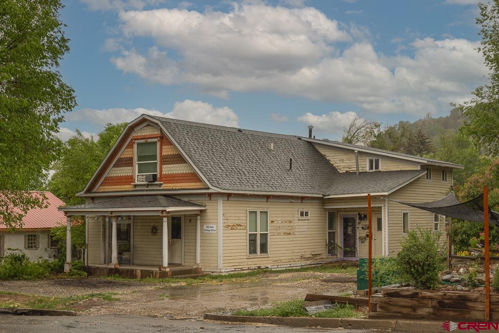 853 E College Drive Property Photo 1