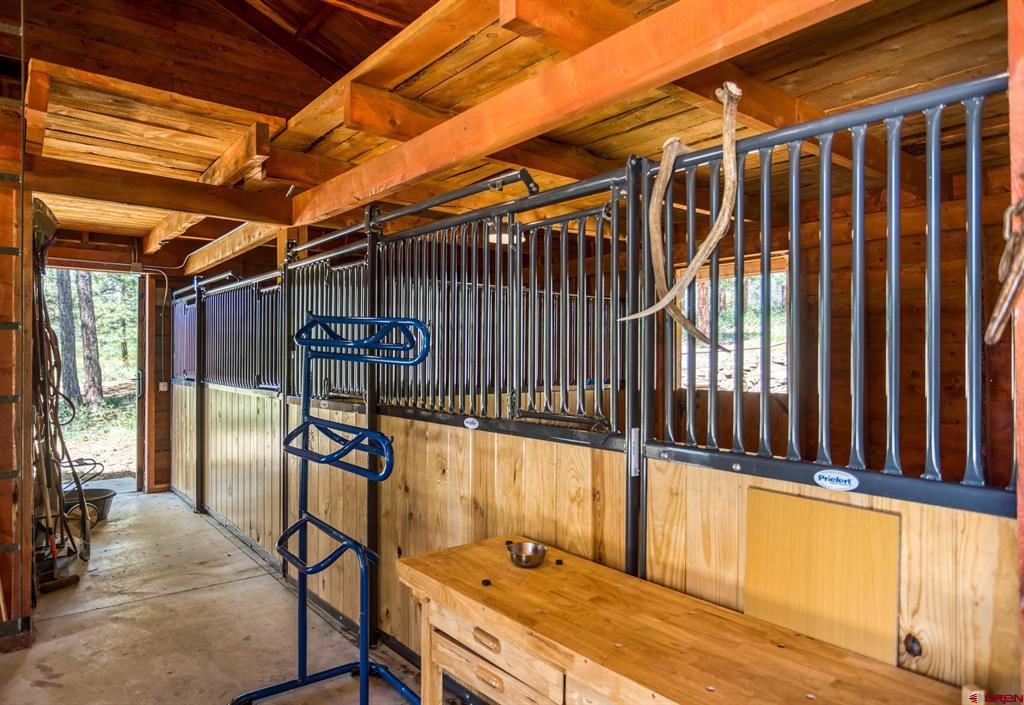 1005 Beaver Creek Ranch Drive Property Photo 6