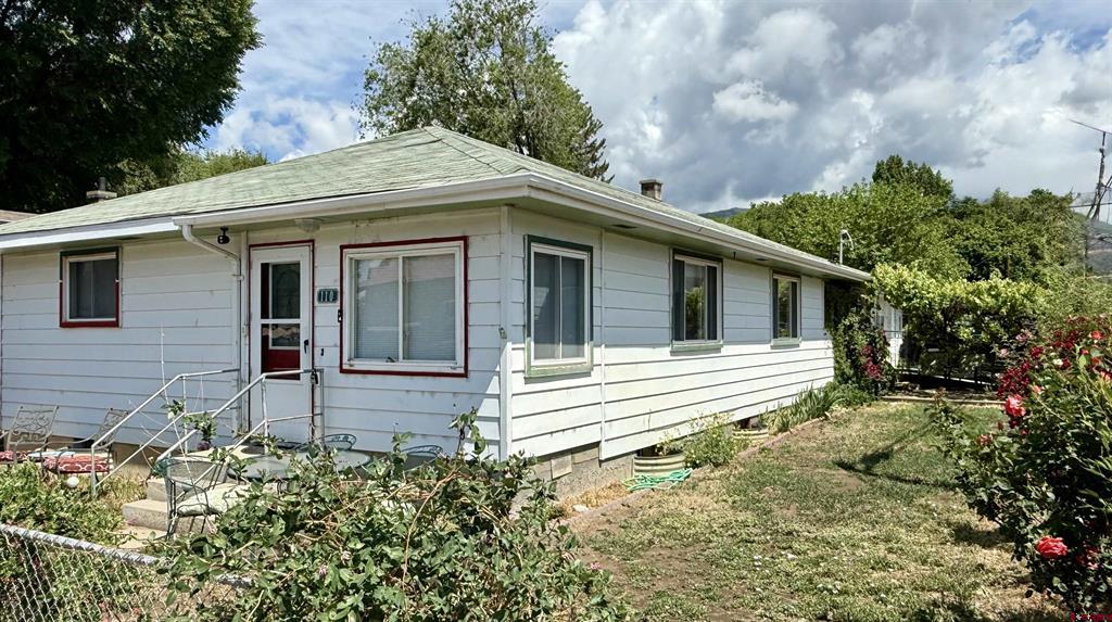 110 2nd Street Property Photo 1