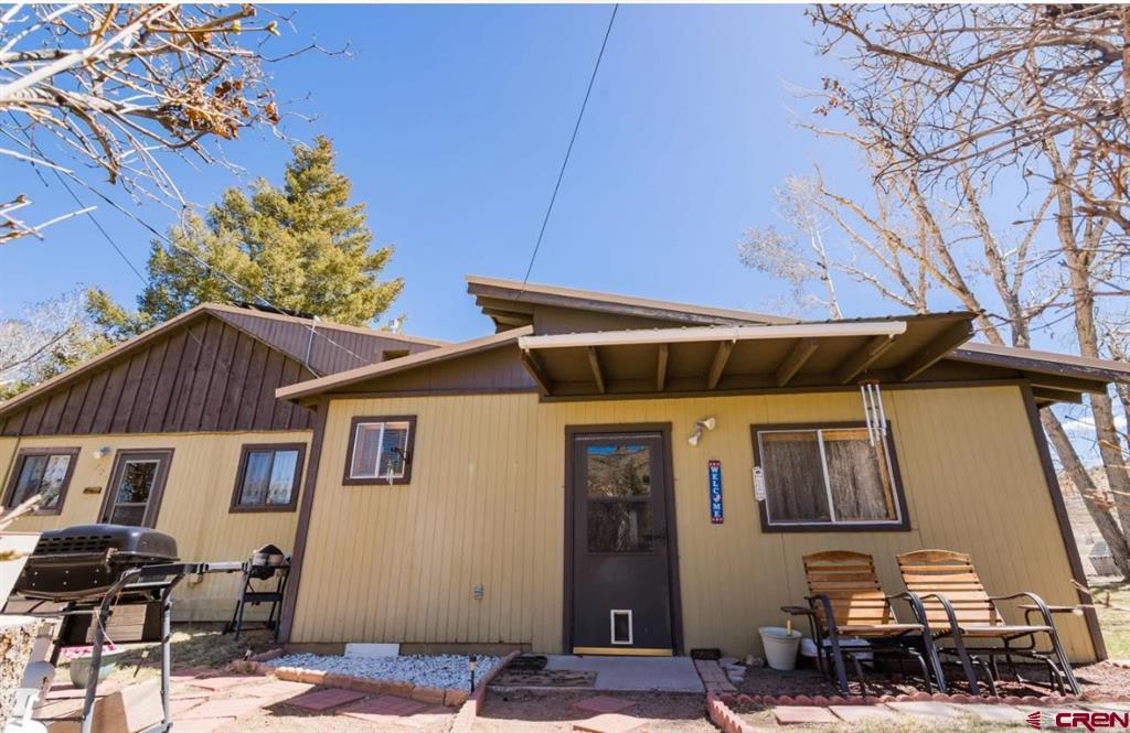 725 11th Street Property Photo 1