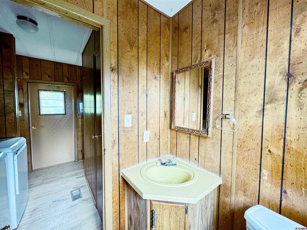 383 S Hillcrest Drive Property Photo 23