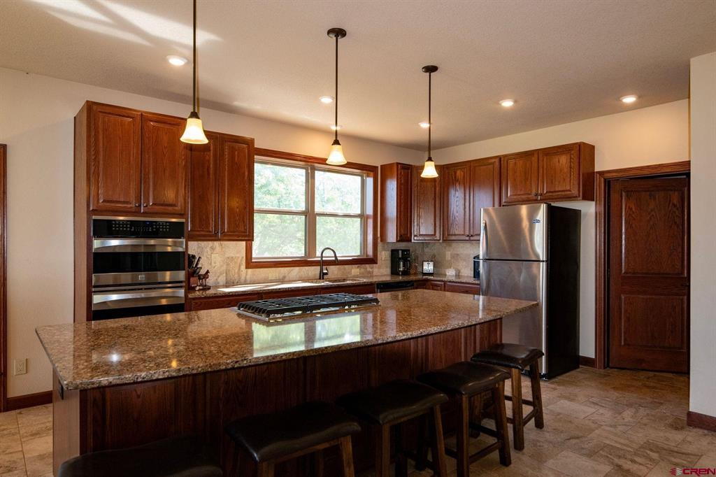 825115 Property Photo 15